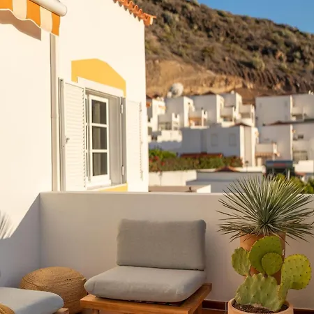 Mosaico Ocean View Boutique